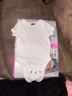 Old Navy White Ribbed Baby One-Piece Bodysuit